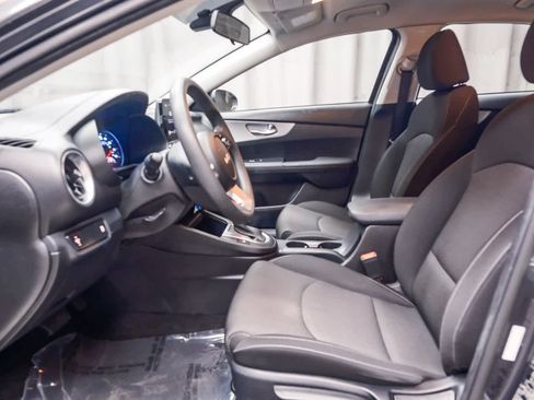 Used 2023 Kia Forte LXS image 17