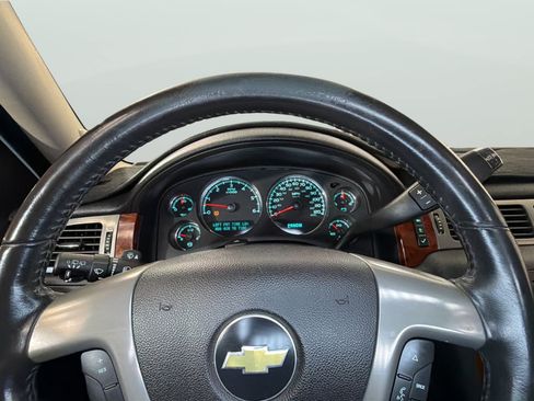 Used 2010 Chevrolet Tahoe LTZ AWD/4WD image 29