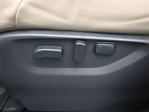 Used 2024 Nissan Armada Platinum w/ Captain's Chairs Package image 31