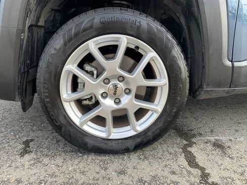 Used 2022 Jeep Renegade Latitude image 10