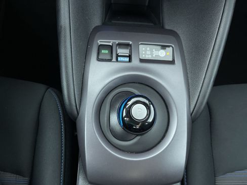 Certified 2025 Nissan Leaf S FWD image 20