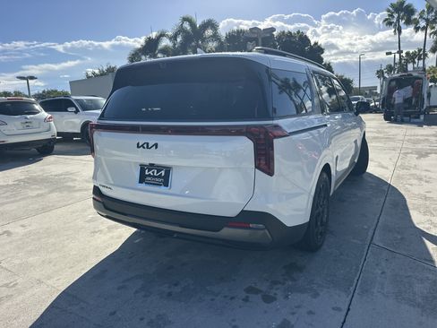 New 2026 Kia Carnival SX Prestige FWD image 4