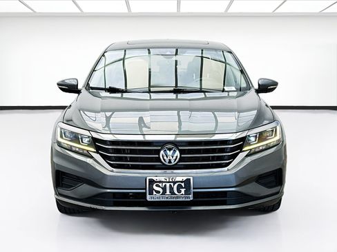 Used 2021 Volkswagen Passat 2.0T SE FWD image 2