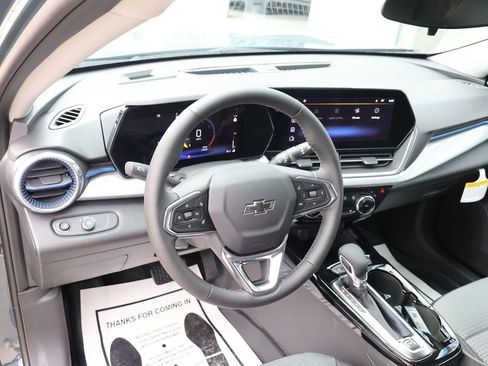 New 2026 Chevrolet Trax LT w/ Midnight Edition FWD image 23