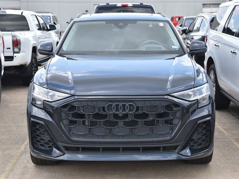 Used 2024 Audi Q8 Prestige AWD/4WD image 3