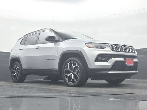 Used 2025 Jeep Compass Limited AWD/4WD image 27