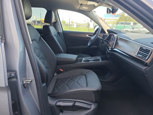 Used 2024 Volkswagen Atlas SE image 11