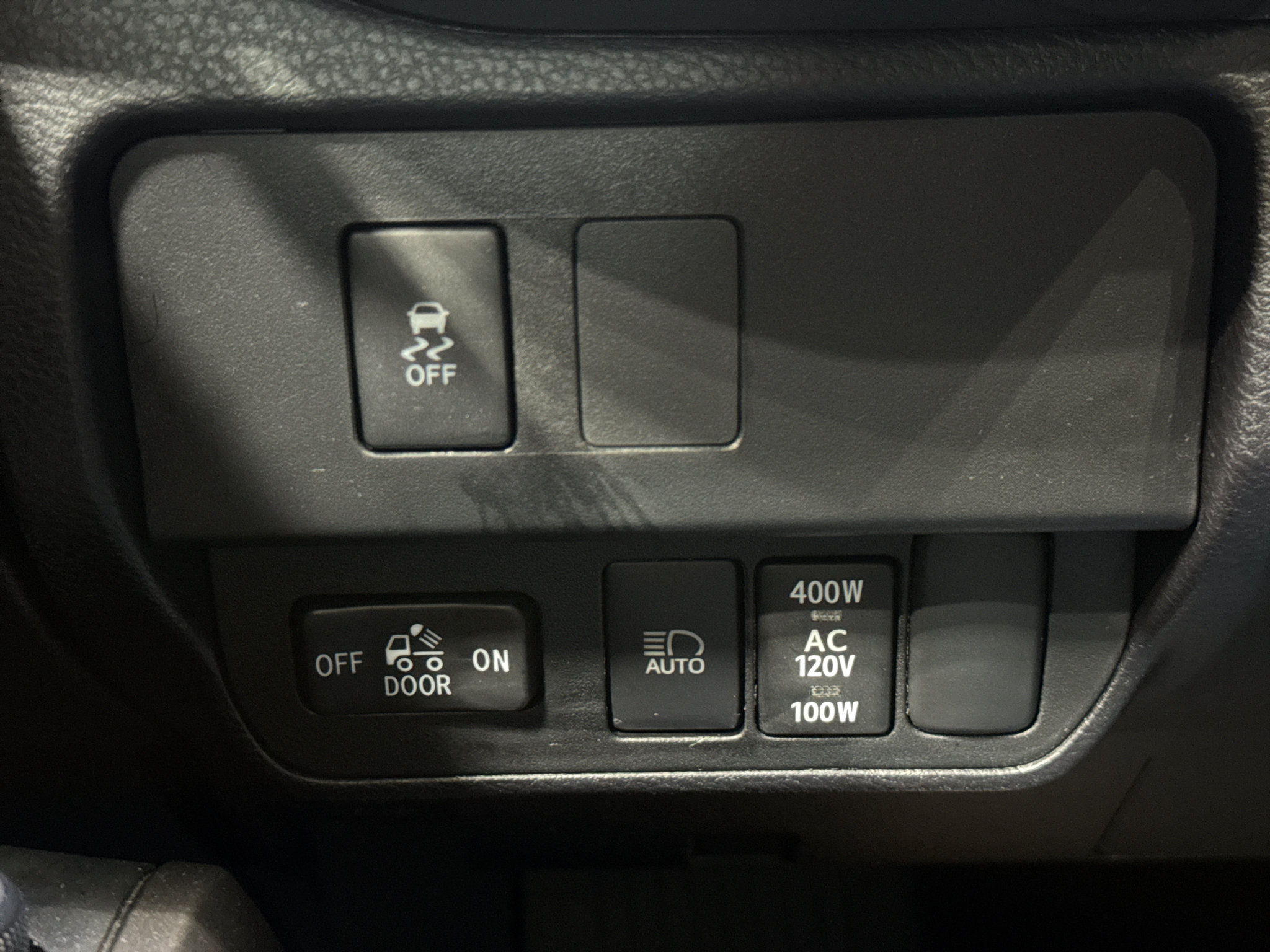 Used 2023 Toyota Tacoma TRD Off-Road w/ Technology Package AWD/4WD image 29