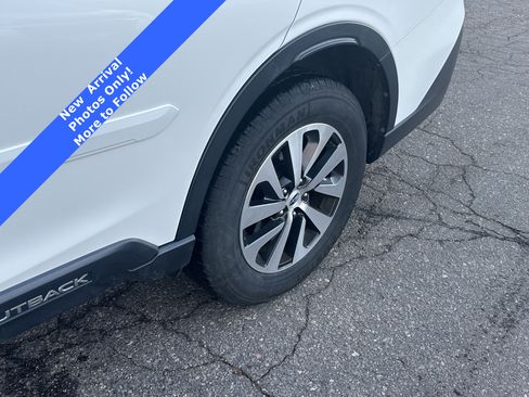 Used 2021 Subaru Outback Premium image 14