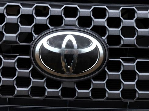 Used 2018 Toyota Tundra SR5 image 26