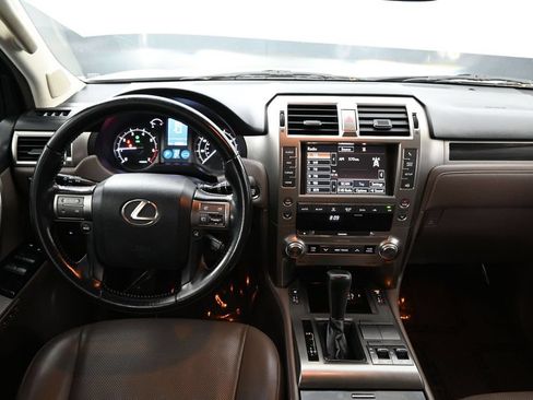 Used 2018 Lexus GX 460 w/ Navigation Package AWD/4WD image 12