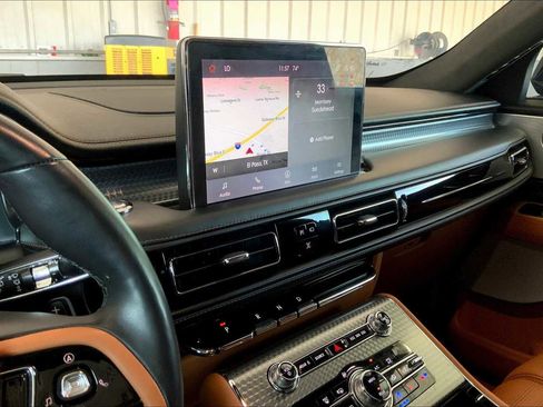 Used 2023 Lincoln Aviator Black Label w/ Dynamic Handling Package image 6