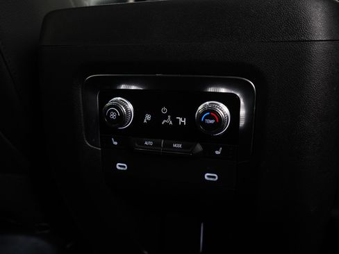 Used 2021 GMC Yukon XL Denali image 15