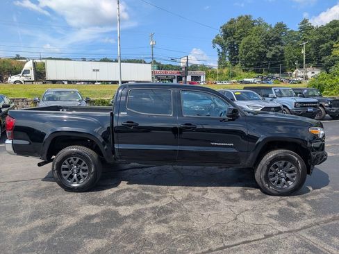 Certified 2023 Toyota Tacoma SR5 AWD/4WD image 9