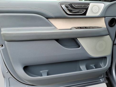 Used 2021 Lincoln Navigator Black Label image 18