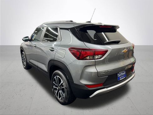 Used 2025 Chevrolet TrailBlazer LT image 4