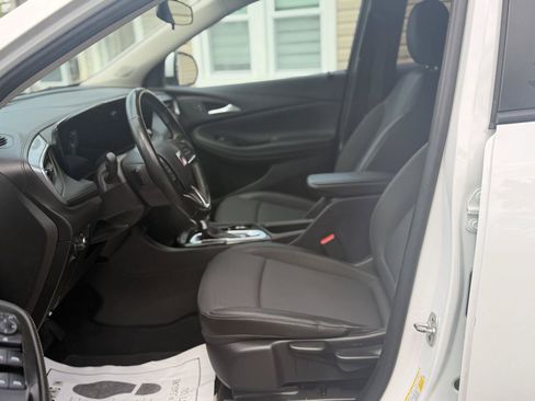 Used 2024 Buick Encore GX Preferred FWD image 16