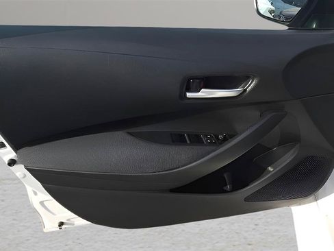 Used 2020 Toyota Corolla LE w/ LE Convenience Package FWD image 8