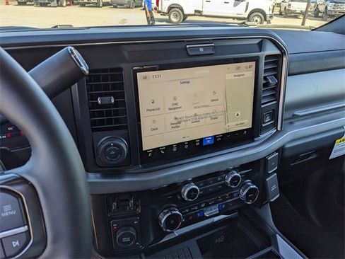 Used 2025 Ford F450 Platinum image 23