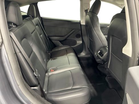 Certified 2023 Tesla Model Y Long Range AWD/4WD image 11