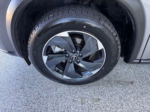 Used 2024 Nissan Rogue SV AWD/4WD image 10