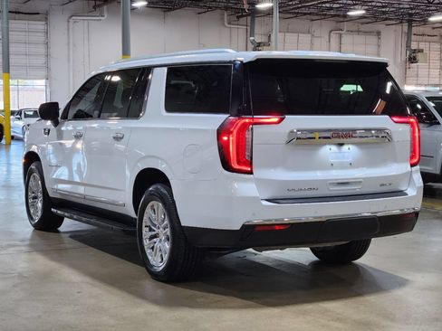 Used 2023 GMC Yukon XL SLT AWD/4WD image 11