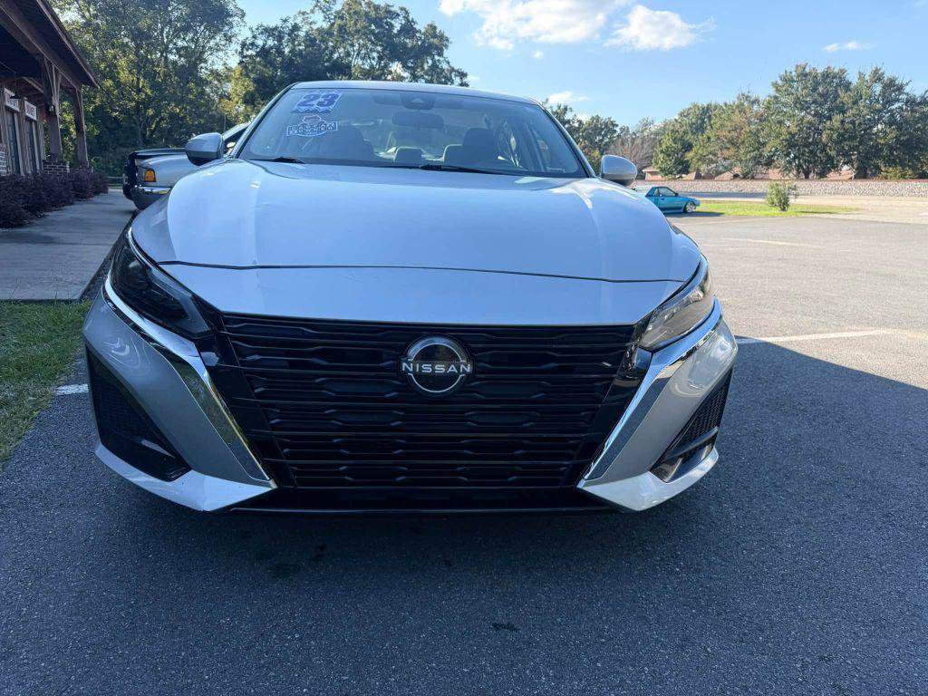Used 2023 Nissan Altima 2.5 S FWD image 2