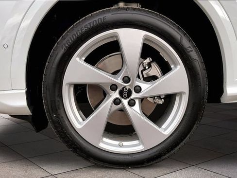 Used 2025 Audi Q5 Premium w/ Premium Plus AWD/4WD image 9