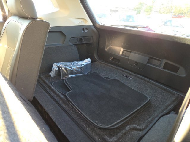 Used 2023 Volkswagen Tiguan SE w/ Panoramic Sunroof Package AWD/4WD image 26