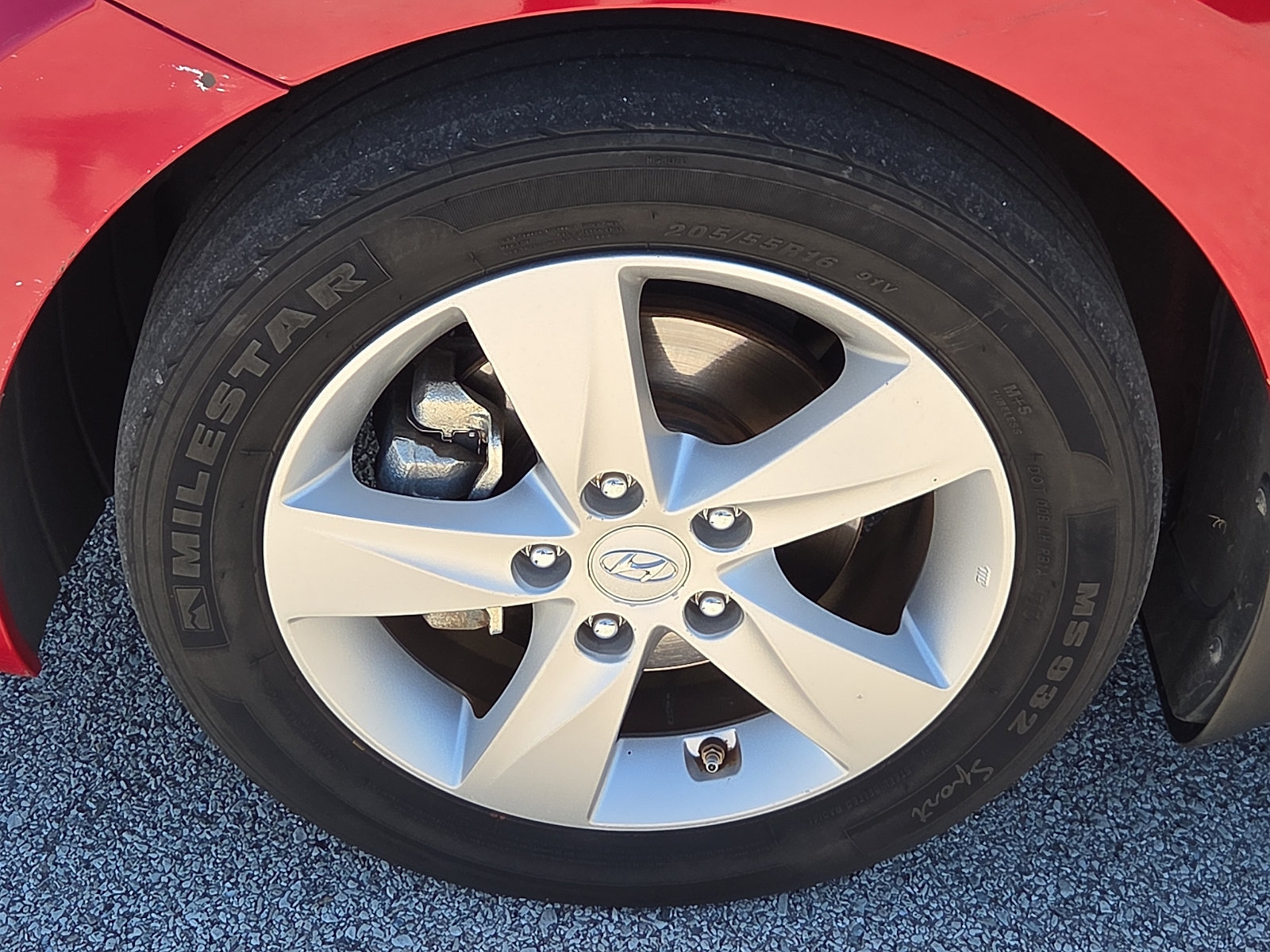 Used 2013 Hyundai Elantra GLS w/ Preferred Pkg FWD image 3