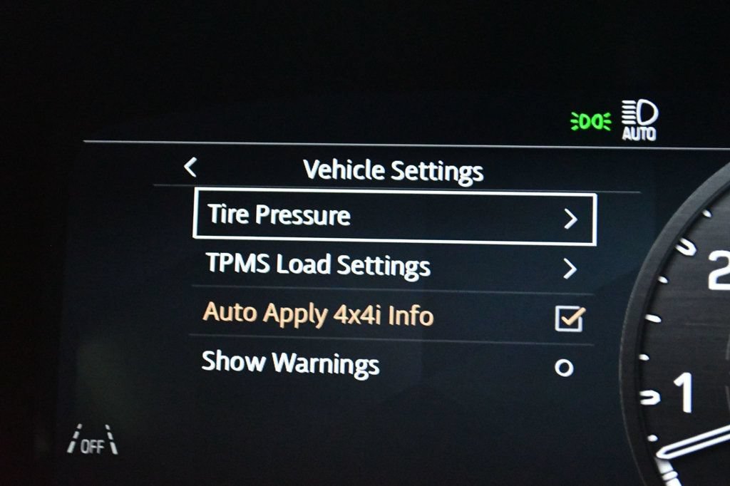 Used 2024 Land Rover Defender 110 X-Dynamic SE AWD/4WD image 47