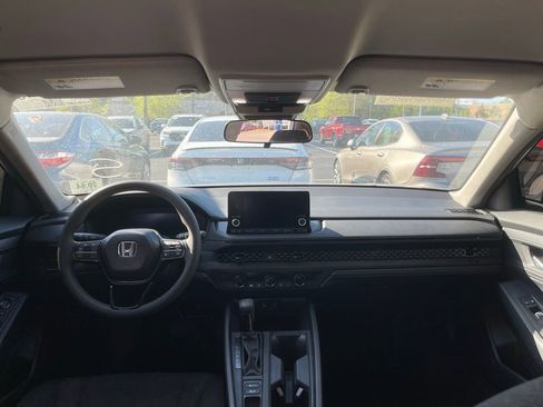 Certified 2025 Honda Accord LX image 5