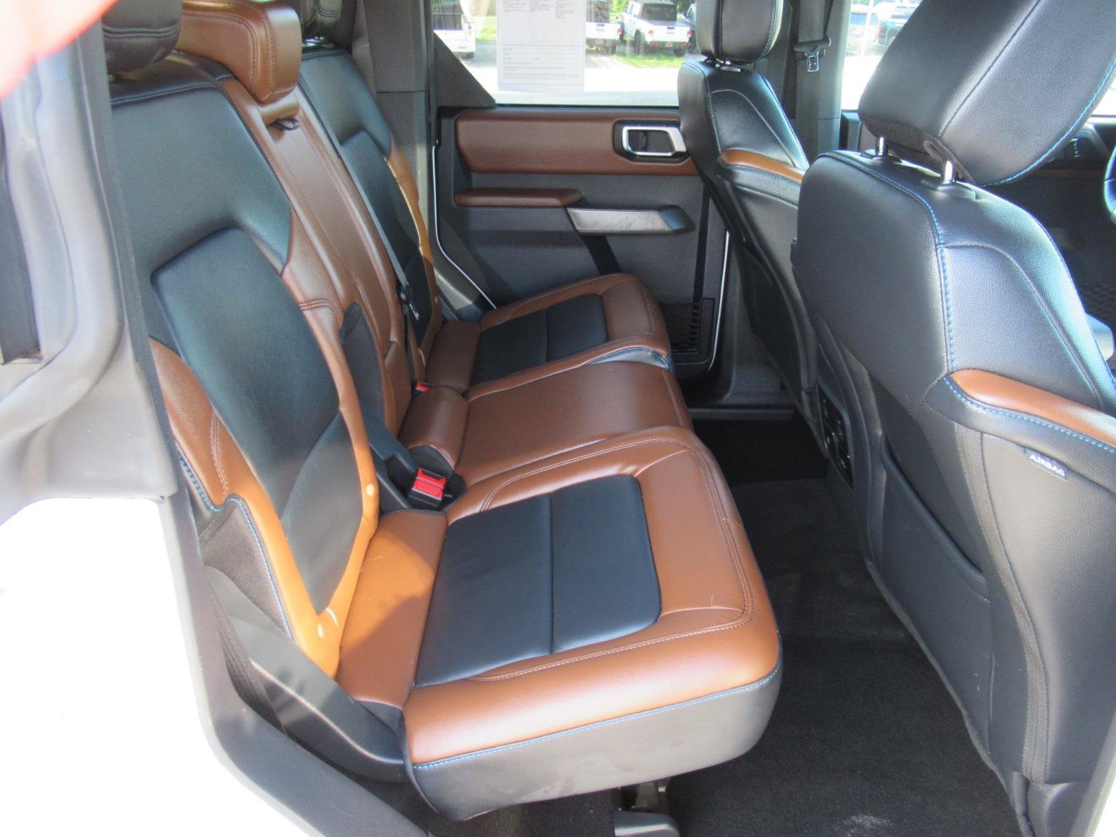 Used 2023 Ford Bronco Outer Banks AWD/4WD image 37