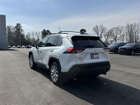 Used 2025 Toyota RAV4 XLE Premium image 25
