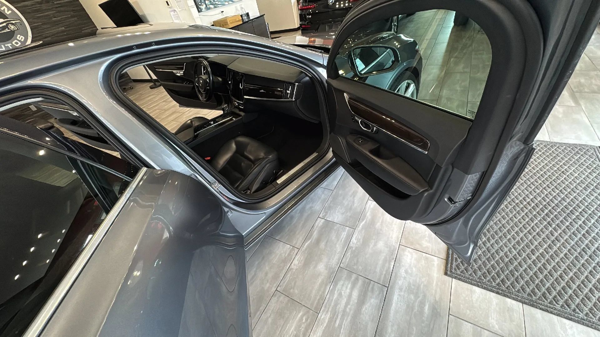 Used 2018 Volvo S90 T6 Momentum AWD/4WD image 27