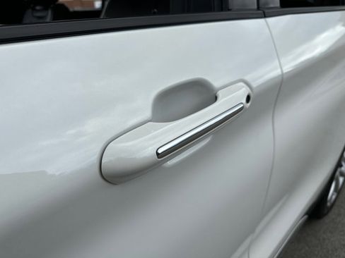 Used 2023 Ford Explorer Platinum image 13