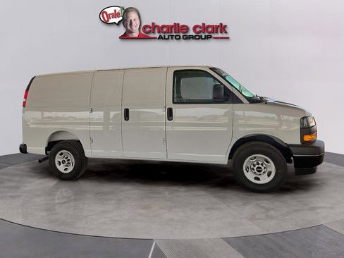 New 2026 GMC Savana 2500 RWD image 6