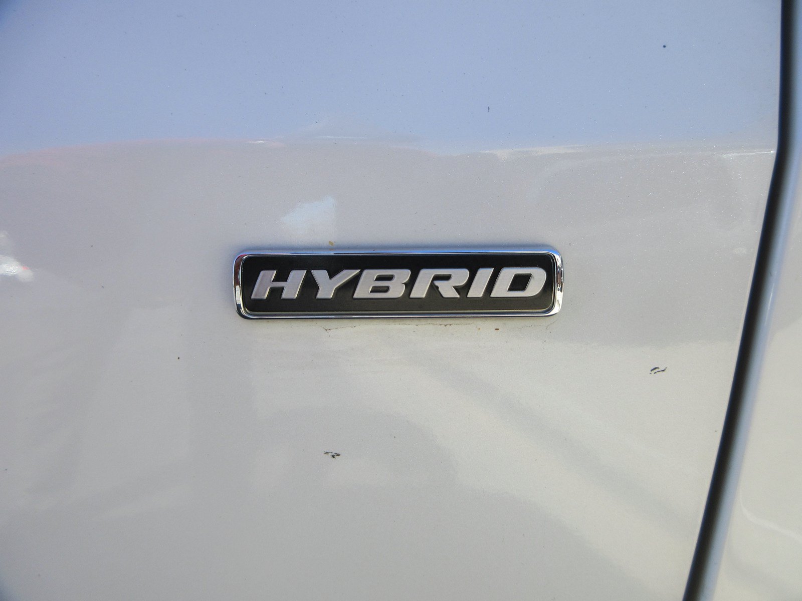 Used 2020 Ford Escape Titanium FWD image 9