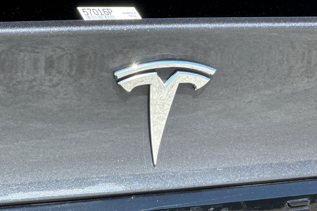 Used 2022 Tesla Model X AWD/4WD image 26