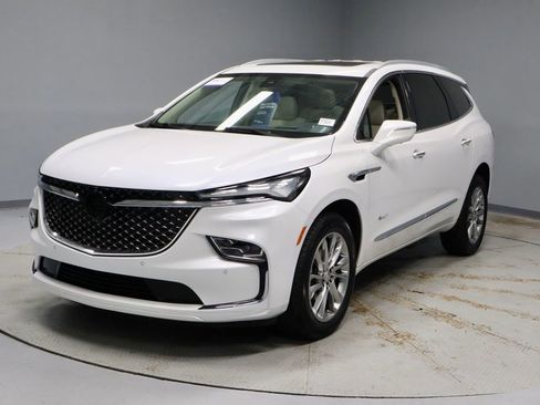 Used 2023 Buick Enclave Avenir w/ Avenir Technology Package AWD/4WD image 7