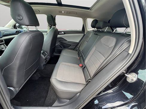 Used 2022 Volkswagen Taos SE image 33
