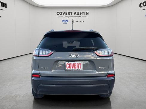 Used 2020 Jeep Cherokee Latitude Plus image 4