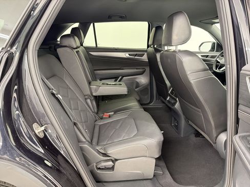 Used 2025 Volkswagen Atlas Cross Sport SE FWD image 24