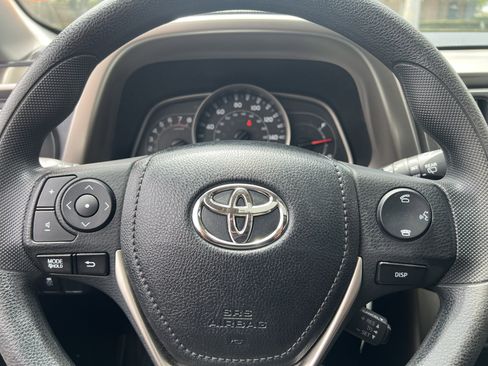 Used 2015 Toyota RAV4 XLE FWD image 19