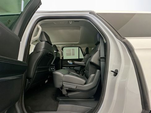 Used 2025 Ford Expedition Max Platinum image 28