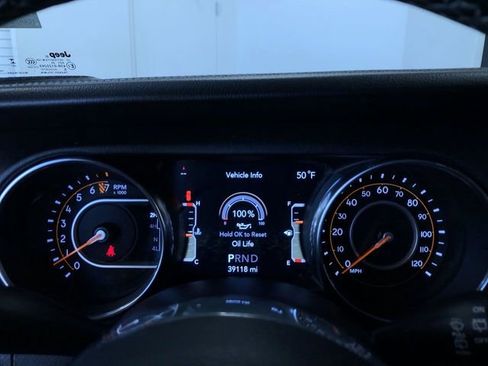 Used 2021 Jeep Wrangler Unlimited Sahara w/ Cold Weather Group AWD/4WD image 31