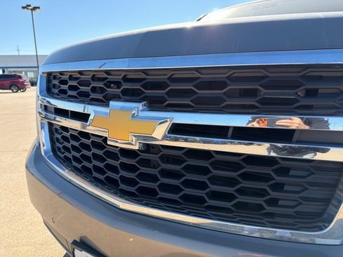 Used 2018 Chevrolet Tahoe LT w/ Luxury Package image 6