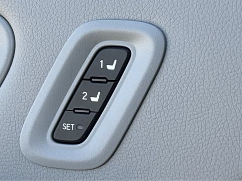 Used 2025 Honda Pilot EX-L image 27
