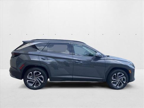 New 2025 Hyundai Tucson Limited image 7