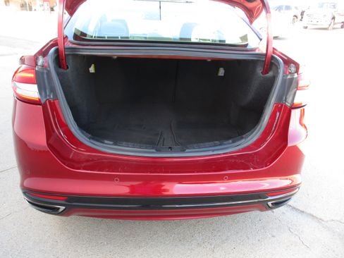Used 2017 Ford Fusion SE w/ Fusion SE Technology Package AWD/4WD image 21